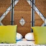 Oliva Inn *